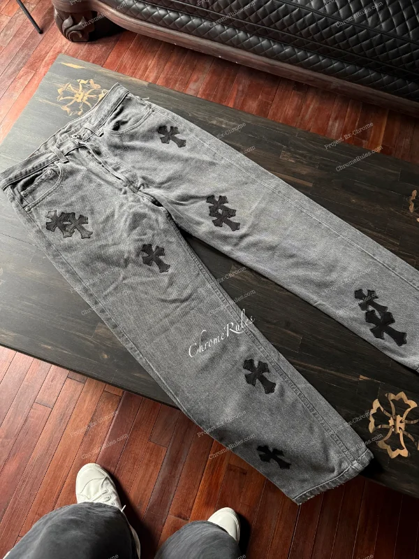 Classic Black Patch Levi’s 501 — image 1