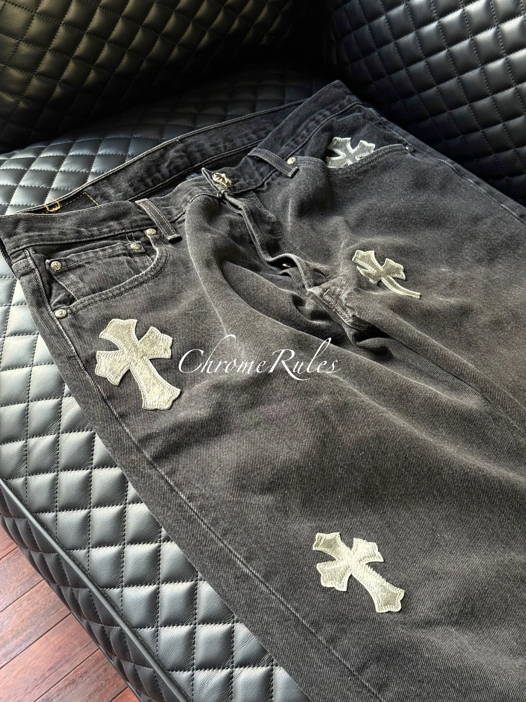 Ginza Sliver Pony Patch Levi’s 501 — 画像 1