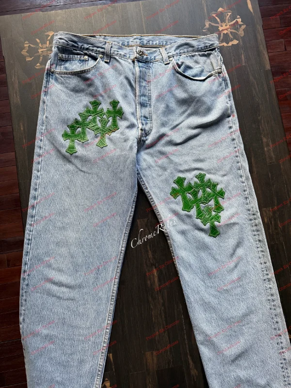 Green Crocodile Patch Levi’s 501 — image 1