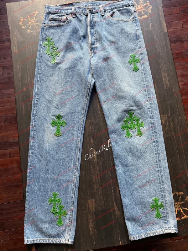 Green Crocodile Patch Levi’s 501 — image 1